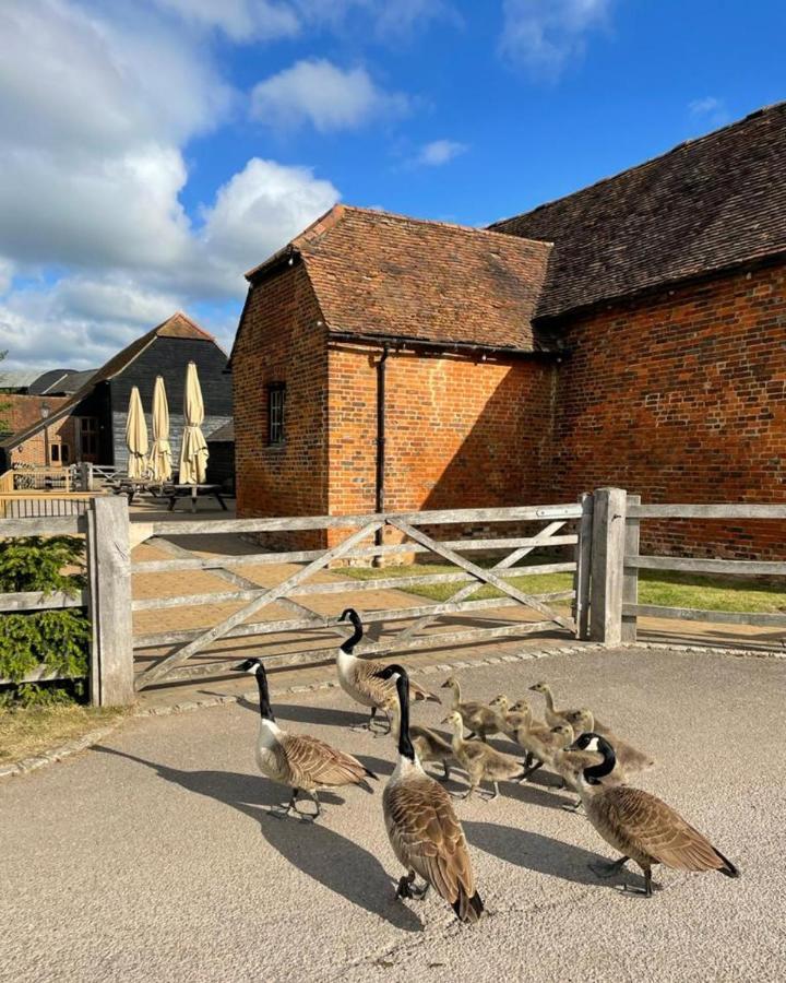 Tewinbury Farm Hotel Dış mekan fotoğraf